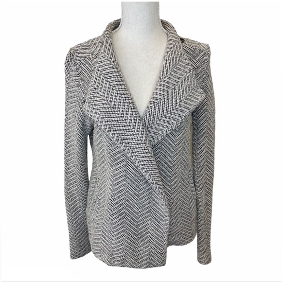Lou & Grey Sweaters - Donated ✌🏼 🫶🏼 Lou & Grey Wrap Cardigan Sweater Black White Chevron Womens M